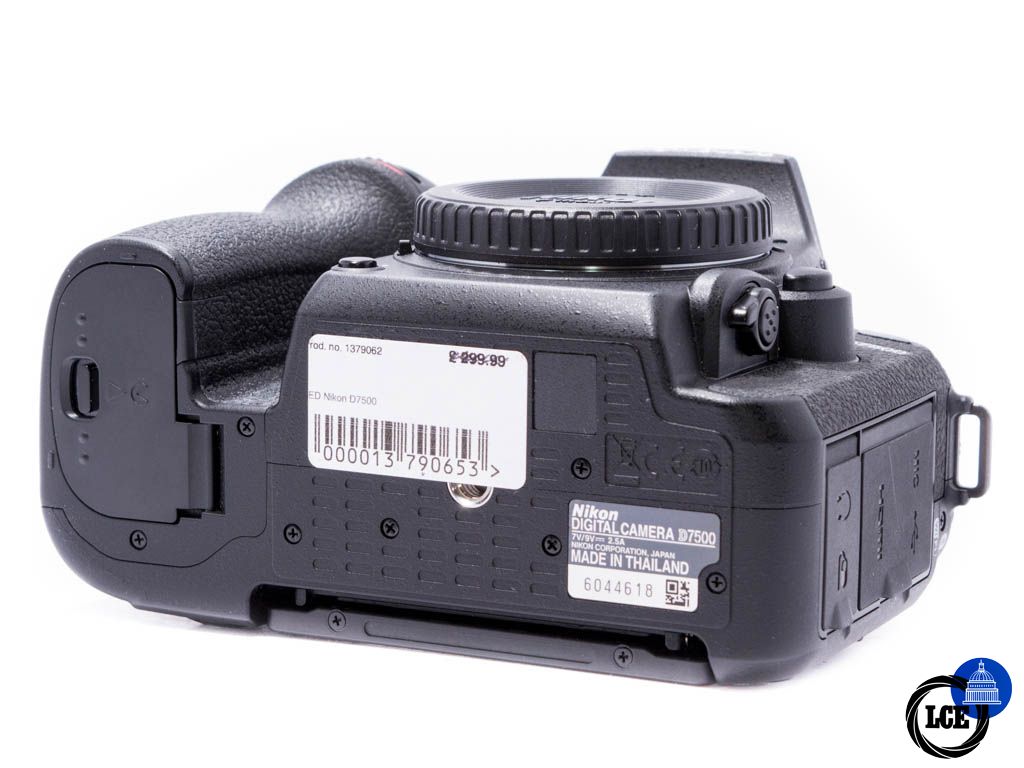 Nikon D7500 Body *Very low shutter count*